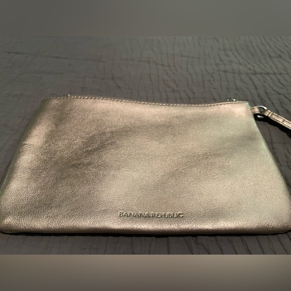 Banana Republic leather wristlet - Picture 3 of 5